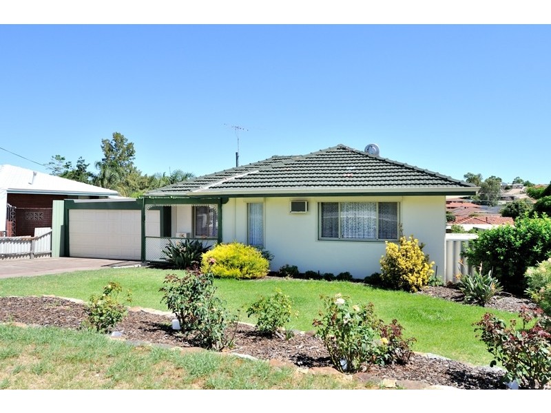 16 Morrit Way, Parmelia WA 6167