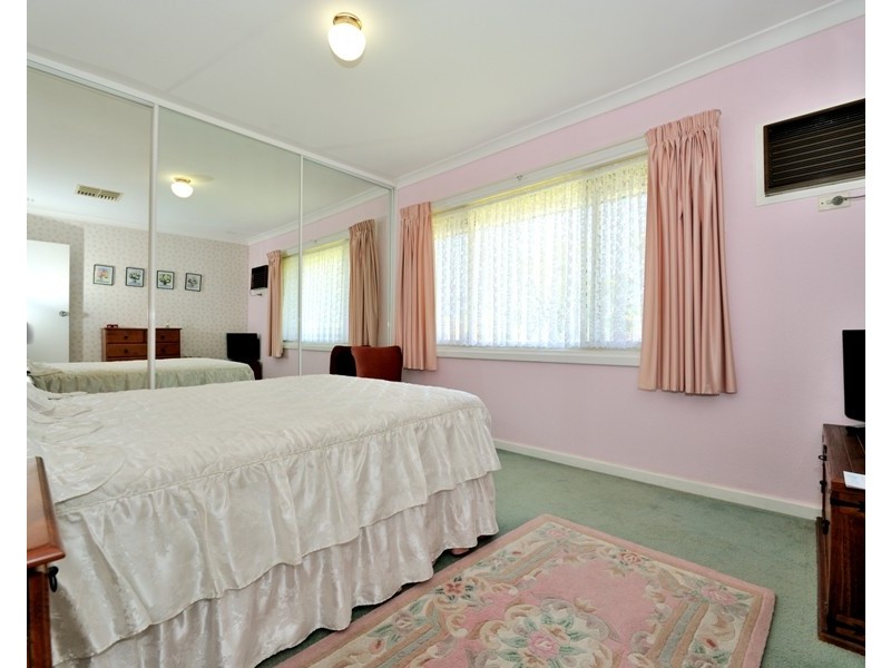 16 Morrit Way, Parmelia WA 6167