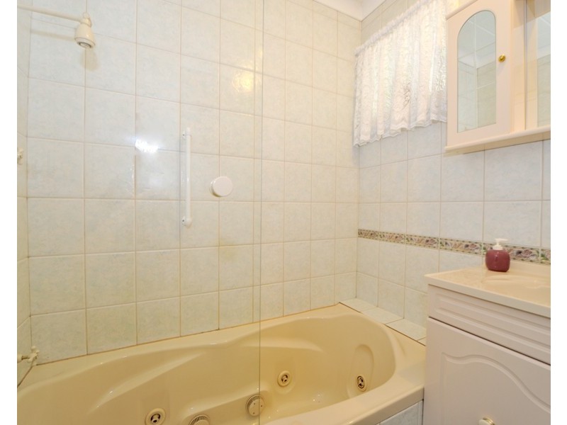 16 Morrit Way, Parmelia WA 6167