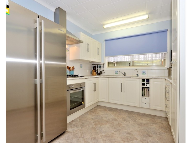 16 Morrit Way, Parmelia WA 6167