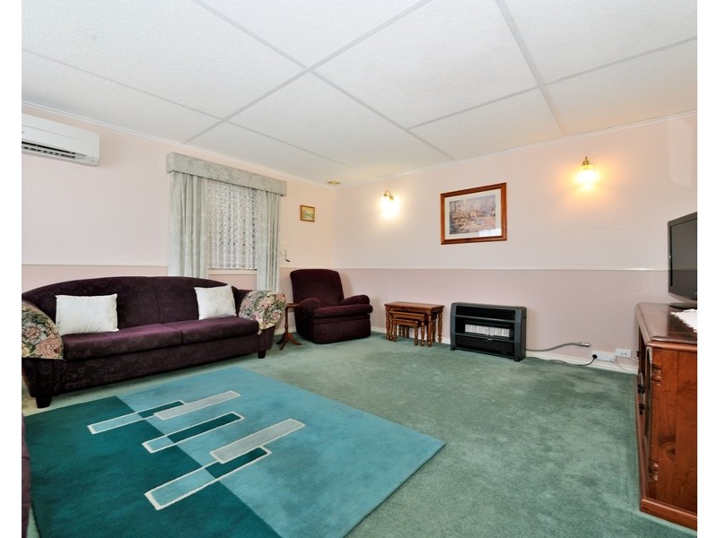 16 Morrit Way, Parmelia WA 6167