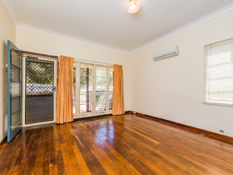 42 Crabtree Way, Medina WA 6167