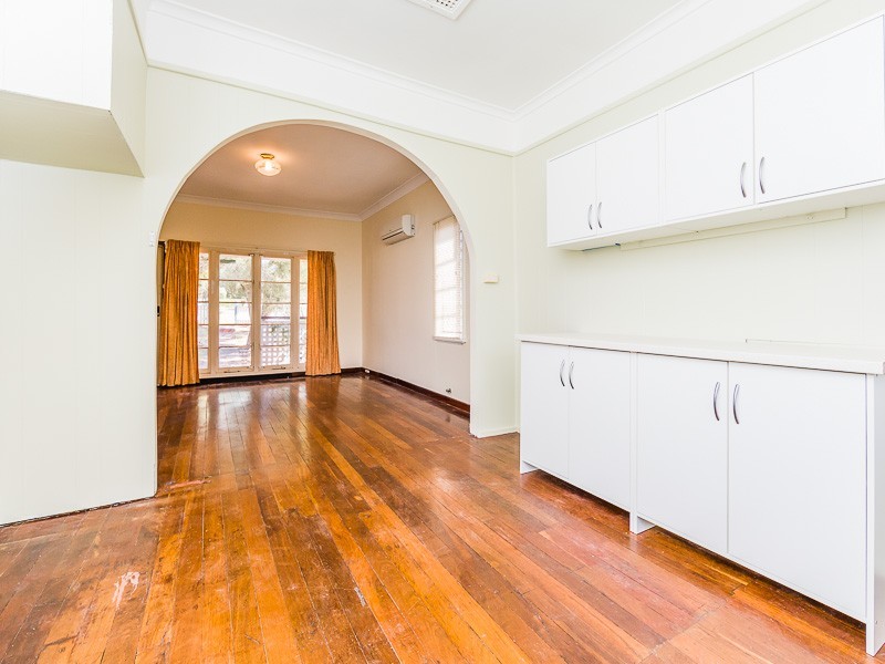 42 Crabtree Way, Medina WA 6167