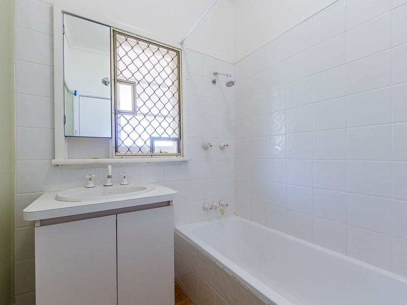 42 Crabtree Way, Medina WA 6167