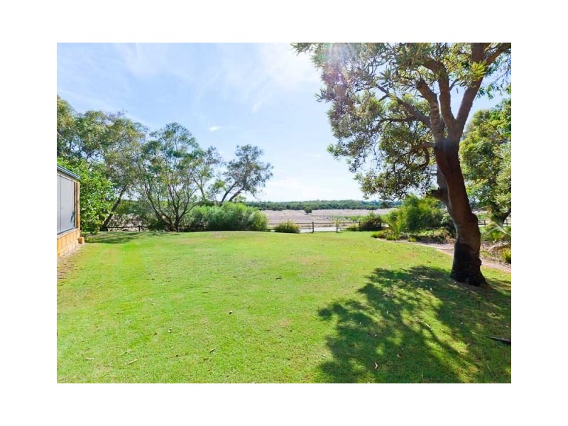 8 Farrier Court, Wellard WA 6170