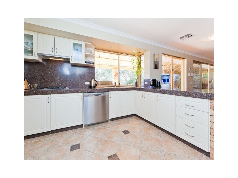 8 Farrier Court, Wellard WA 6170