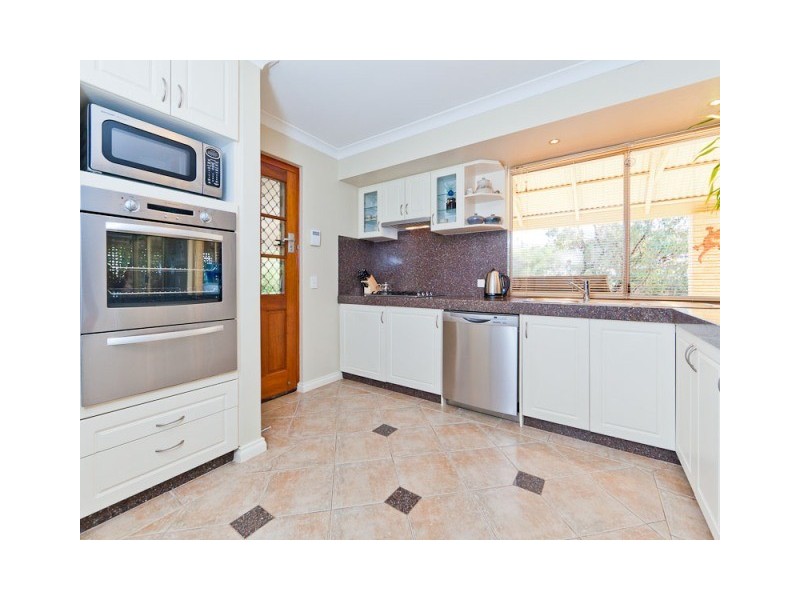 8 Farrier Court, Wellard WA 6170