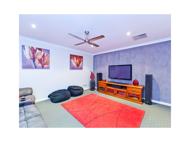 8 Farrier Court, Wellard WA 6170