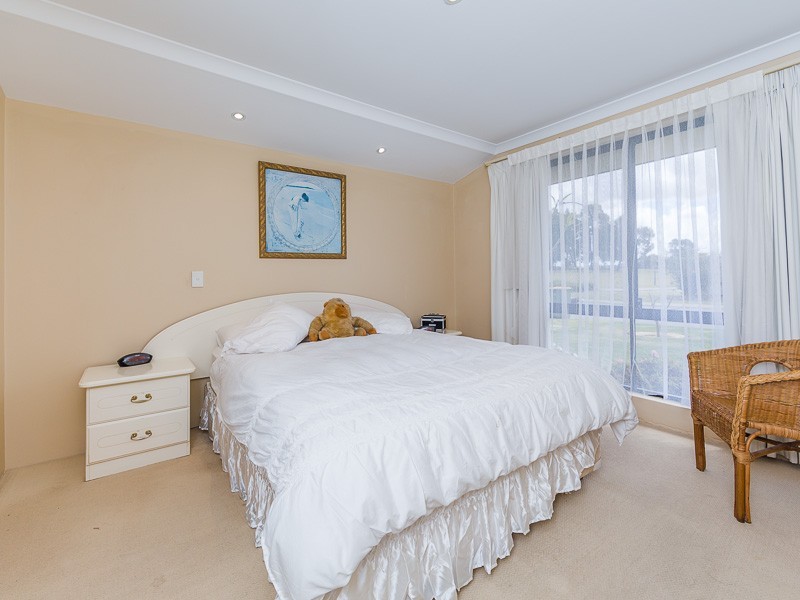 4 Diadem Crescent, Bertram WA 6167