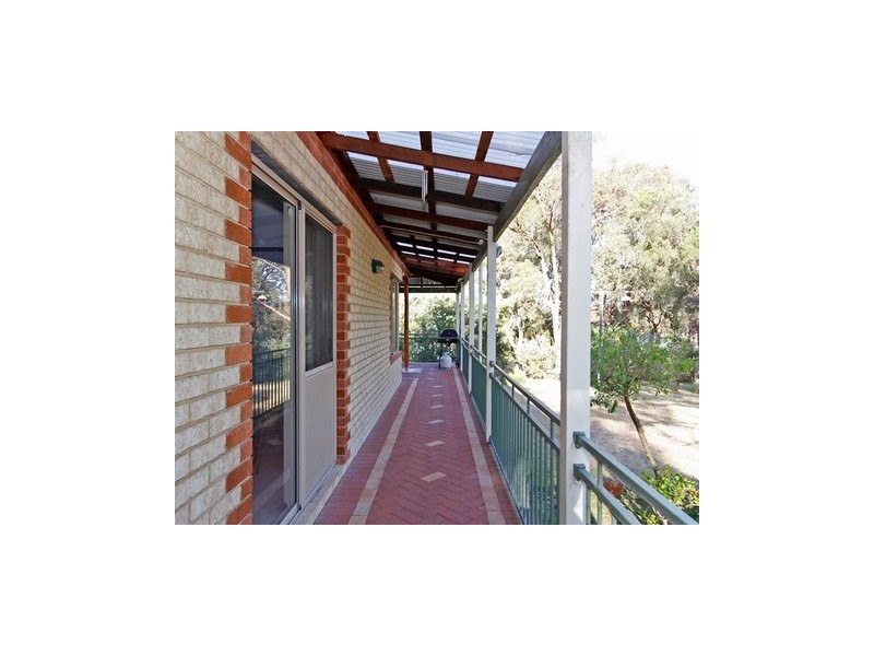 8 Shipwright Avenue, Wellard WA 6170