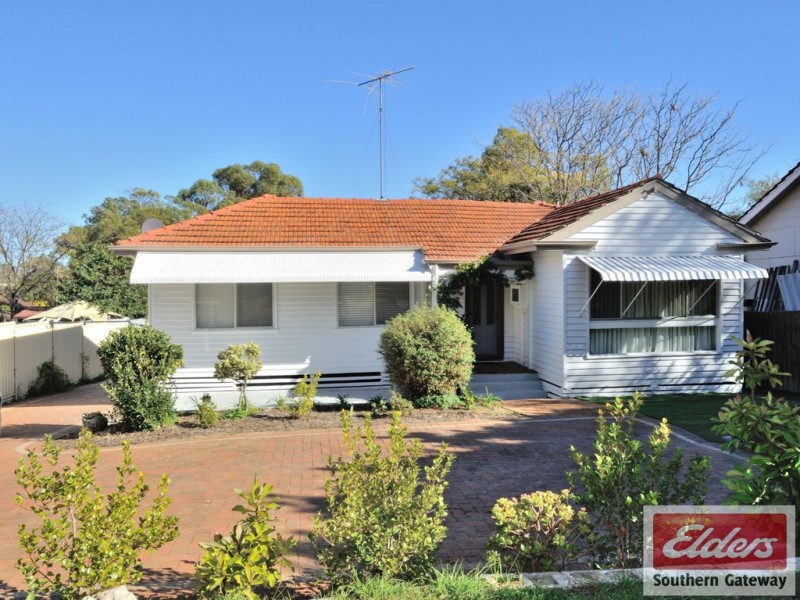 5 Peake Way, Medina WA 6167