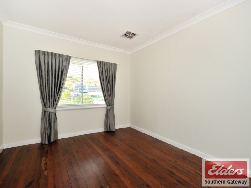 5 Peake Way, Medina WA 6167