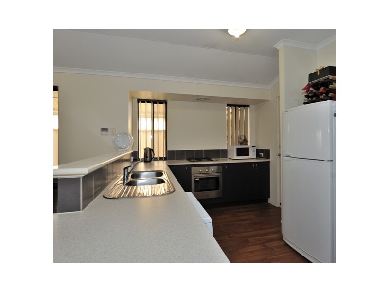 10 Oliver Vista, Bertram WA 6167