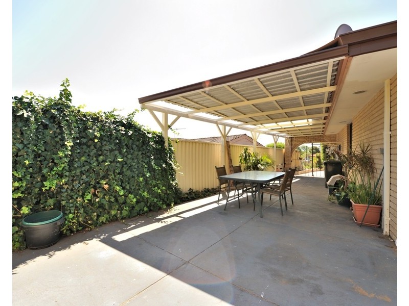 20 Darkins Retreat, Parmelia WA 6167