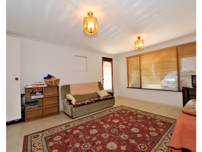 20 Darkins Retreat, Parmelia WA 6167