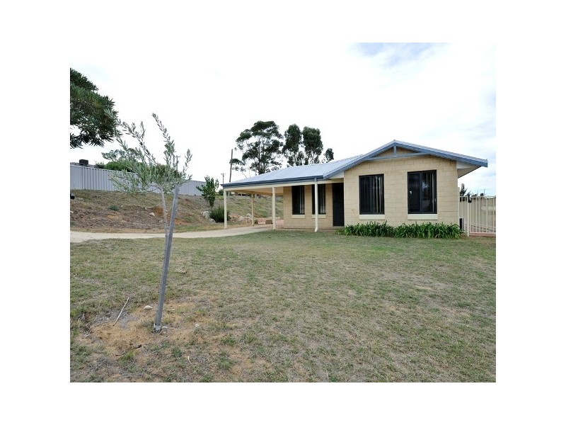 6 Moysey Court, Parmelia WA 6167