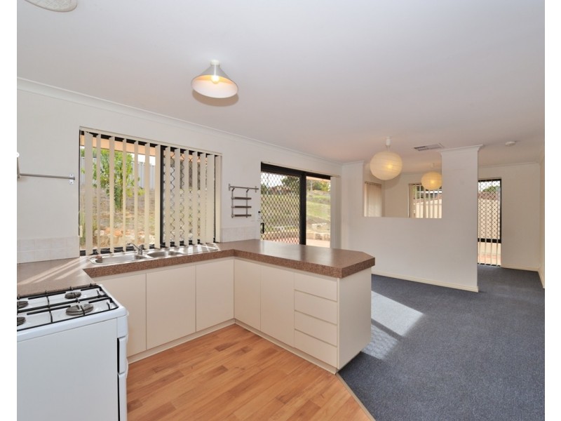 6 Moysey Court, Parmelia WA 6167