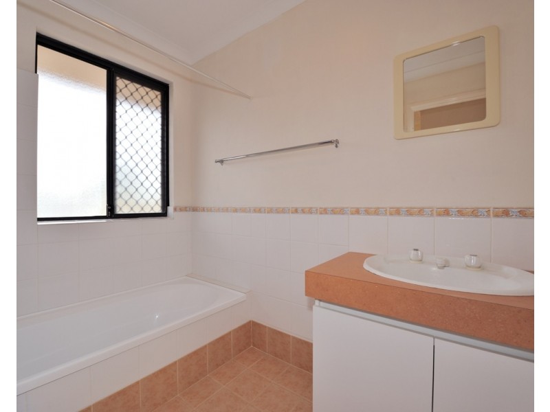 6 Moysey Court, Parmelia WA 6167