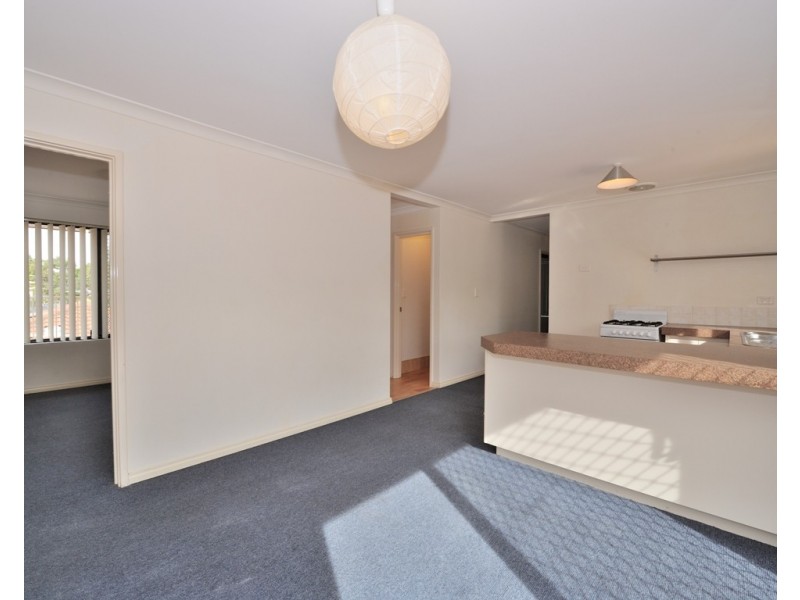 6 Moysey Court, Parmelia WA 6167