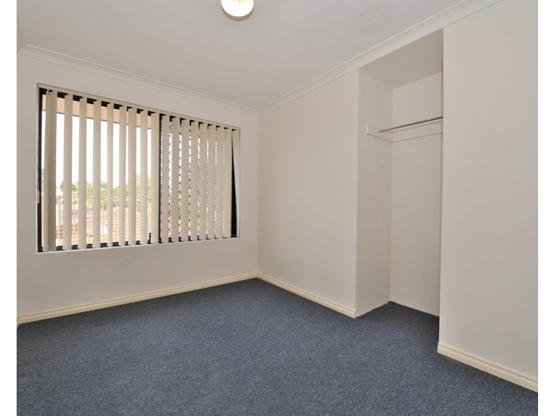 6 Moysey Court, Parmelia WA 6167