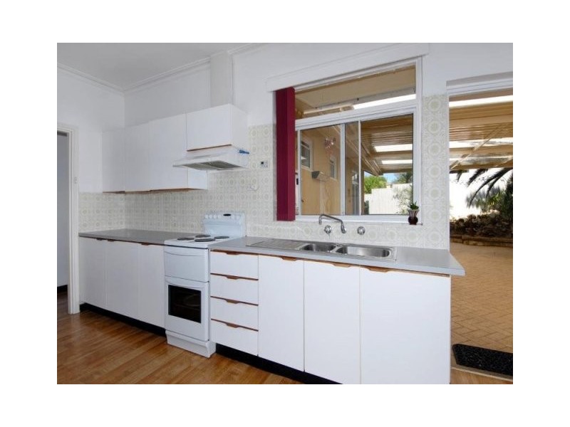 23 Heylmore Road, Medina WA 6167