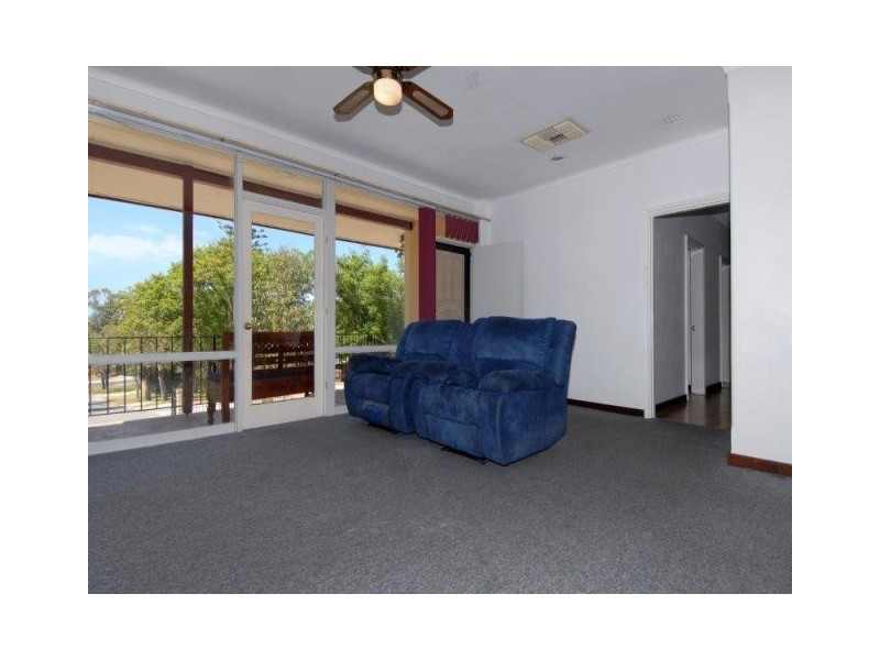 23 Heylmore Road, Medina WA 6167