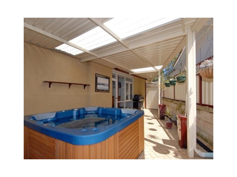 23 Heylmore Road, Medina WA 6167