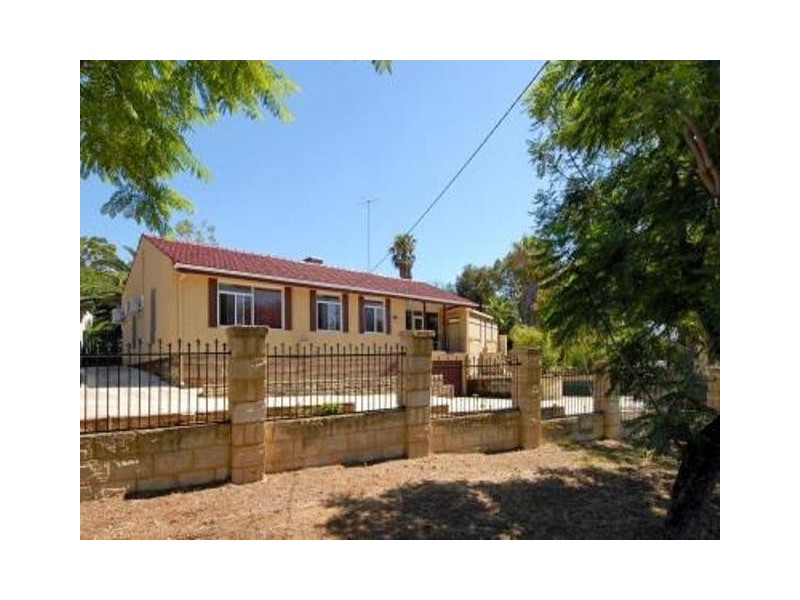 23 Heylmore Road, Medina WA 6167