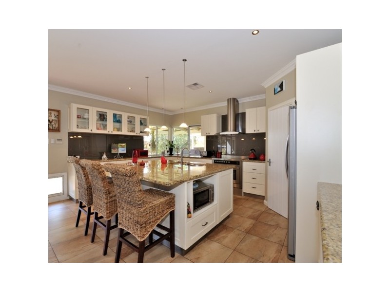 172 Braddock Road, Wellard WA 6170