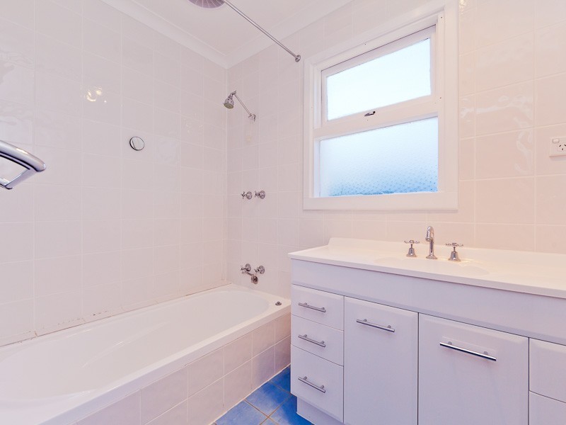 13 Barron Way, Orelia WA 6167