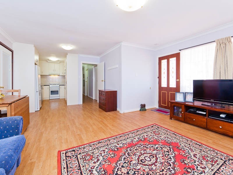 13 Barron Way, Orelia WA 6167