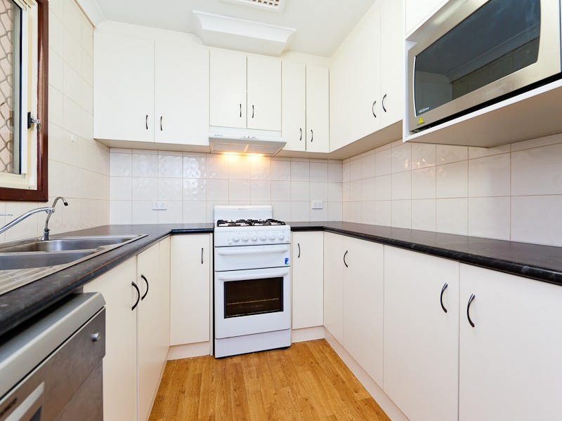 13 Barron Way, Orelia WA 6167