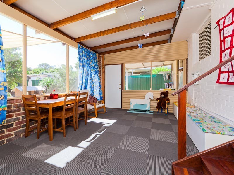 13 Barron Way, Orelia WA 6167