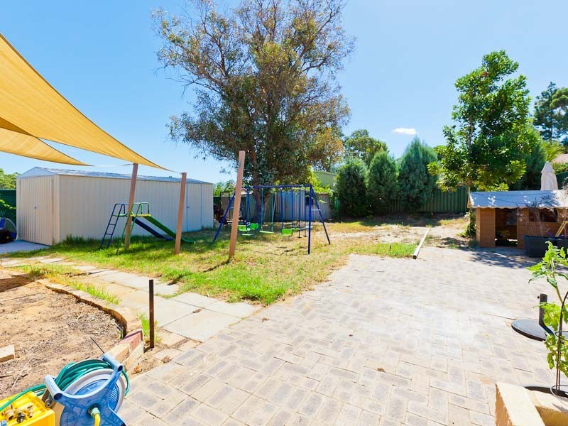 13 Barron Way, Orelia WA 6167