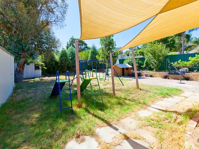 13 Barron Way, Orelia WA 6167