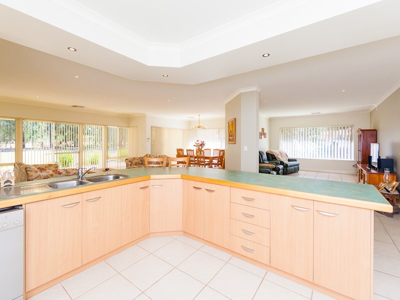 19 Bilya Avenue, Mardella WA 6125