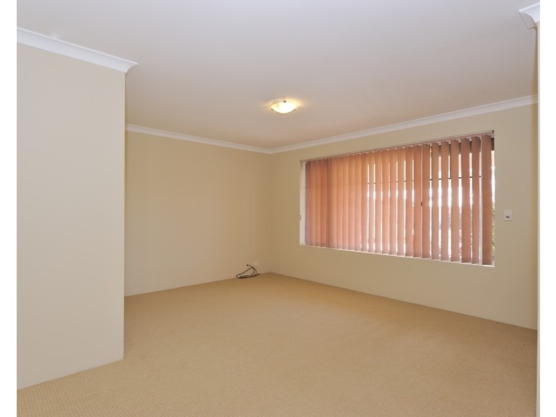 14 Walmer Place, Orelia WA 6167