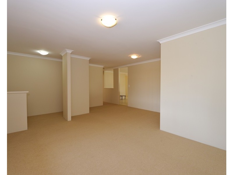 14 Walmer Place, Orelia WA 6167