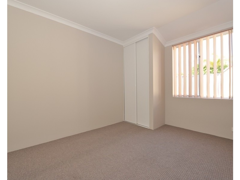 14 Walmer Place, Orelia WA 6167