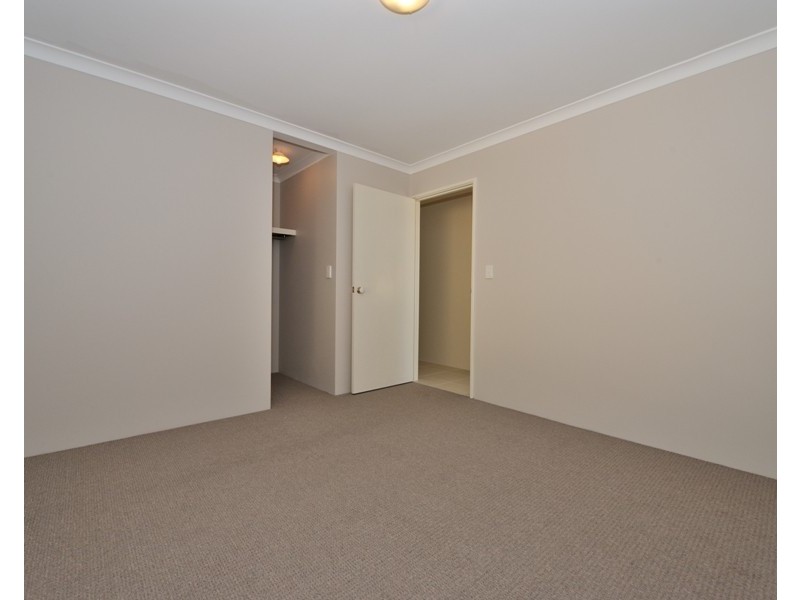 14 Walmer Place, Orelia WA 6167