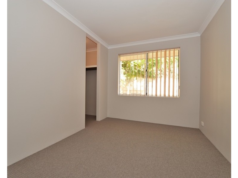 14 Walmer Place, Orelia WA 6167