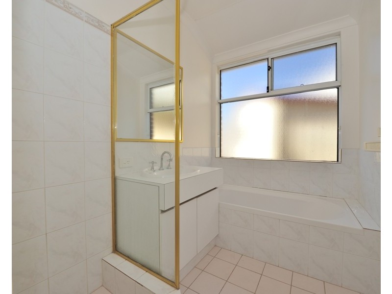 14 Walmer Place, Orelia WA 6167