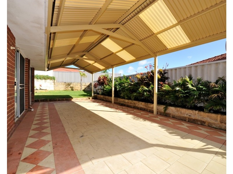 14 Walmer Place, Orelia WA 6167