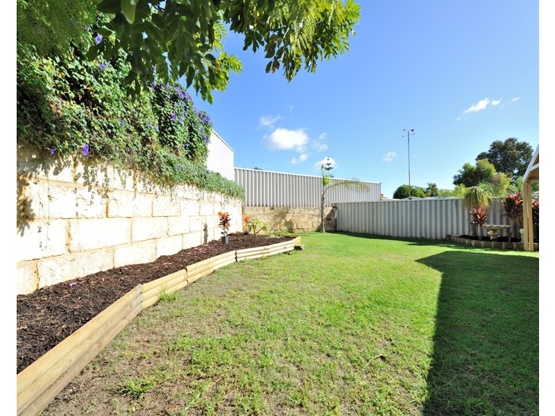 14 Walmer Place, Orelia WA 6167