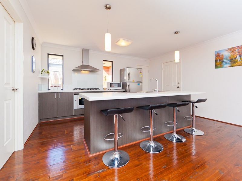 2 Thaxted Street, Wellard WA 6170