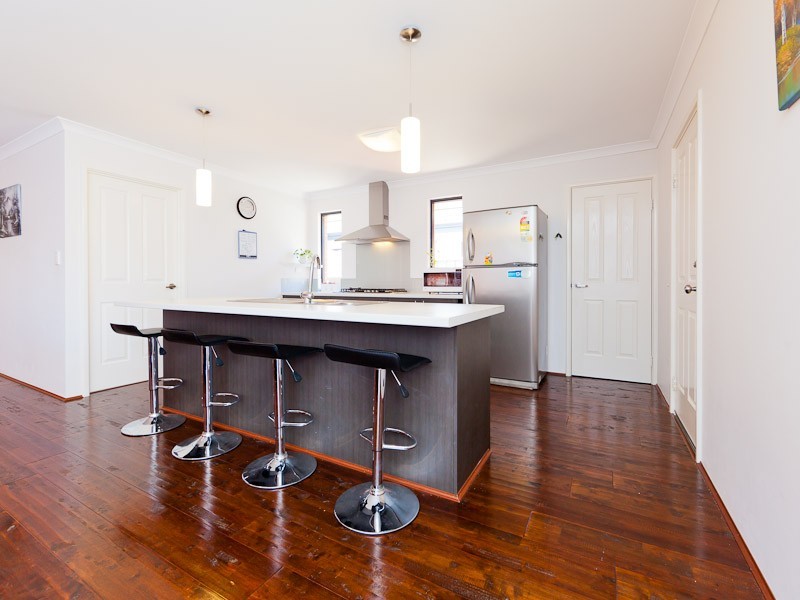 2 Thaxted Street, Wellard WA 6170