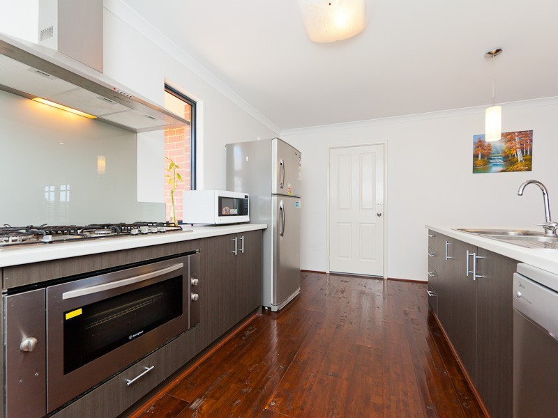 2 Thaxted Street, Wellard WA 6170