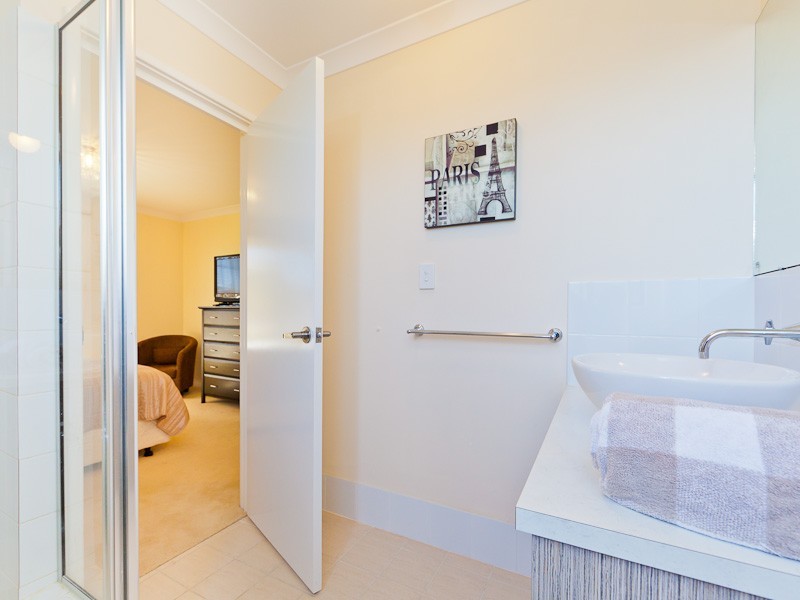 2 Thaxted Street, Wellard WA 6170