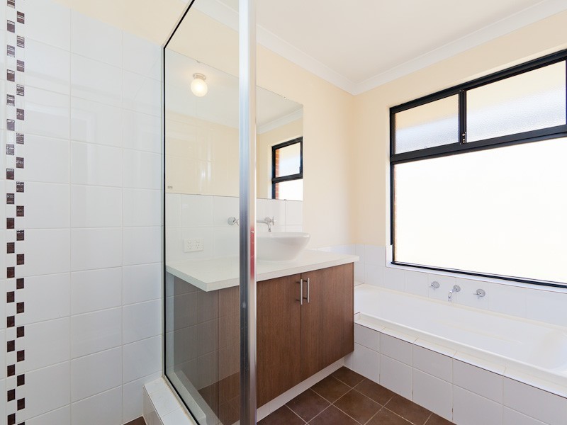 2 Thaxted Street, Wellard WA 6170