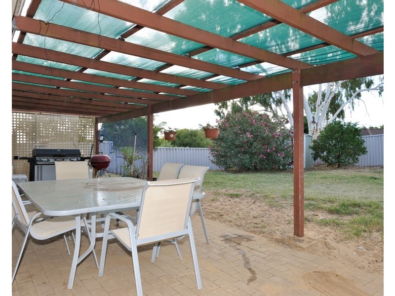 7 Blackboy Rise, Parmelia WA 6167